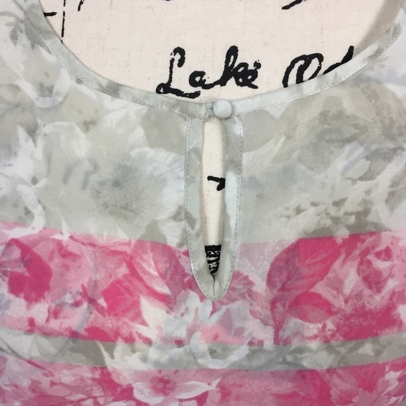 ELLE Flutter Cap Sleeves Striped Floral Blouse - Picture 4 of 14